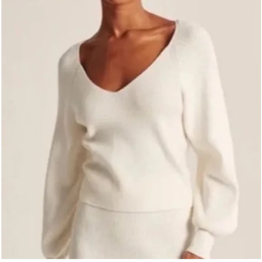 Abercrombie & Fitch (A&F) Puff Sleeve Sweater Size M